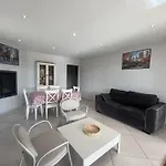 Apartment Rez De Chaussee De Maison, Direct Plage, Grand T4 Frejus