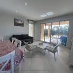 Rez De Chaussee De Maison, Direct Plage, Grand T4 Fréjus