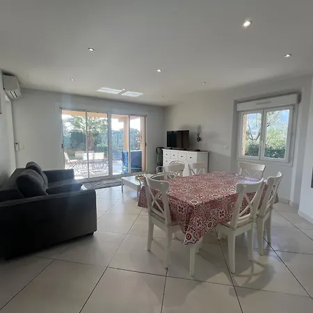 Rez De Chaussee De Maison, Direct Plage, Grand T4