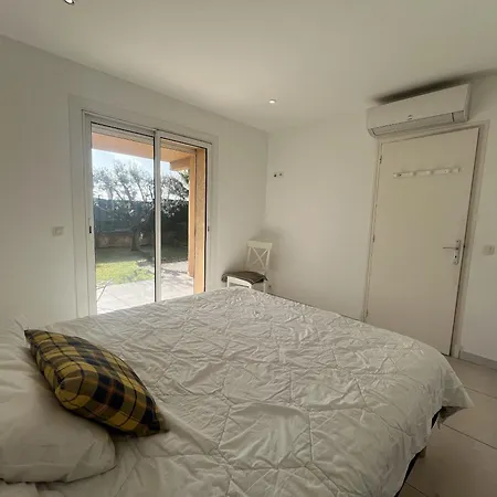 Rez De Chaussee De Maison, Direct Plage, Grand T4 *