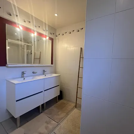 Rez De Chaussee De Maison, Direct Plage, Grand T4 Lejlighed Fréjus