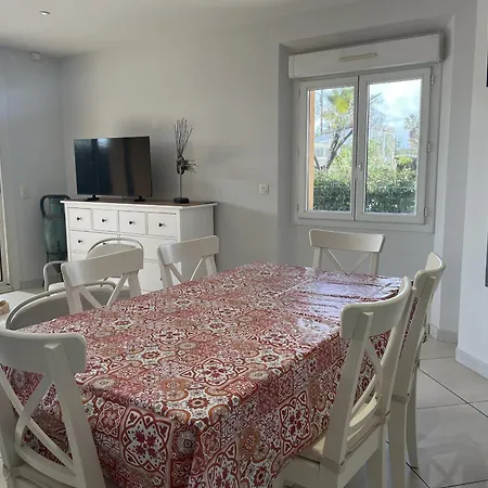 아파트 Rez De Chaussee De Maison, Direct Plage, Grand T4 Fréjus