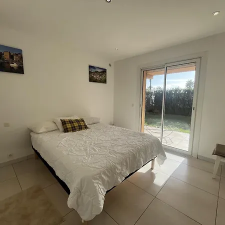 Lejlighed Rez De Chaussee De Maison, Direct Plage, Grand T4 Fréjus