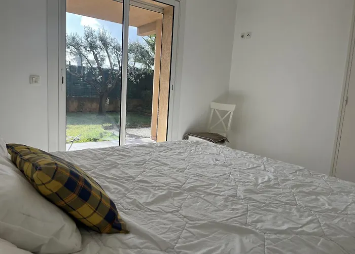 Rez De Chaussee De Maison, Direct Plage, Grand T4 Fréjus